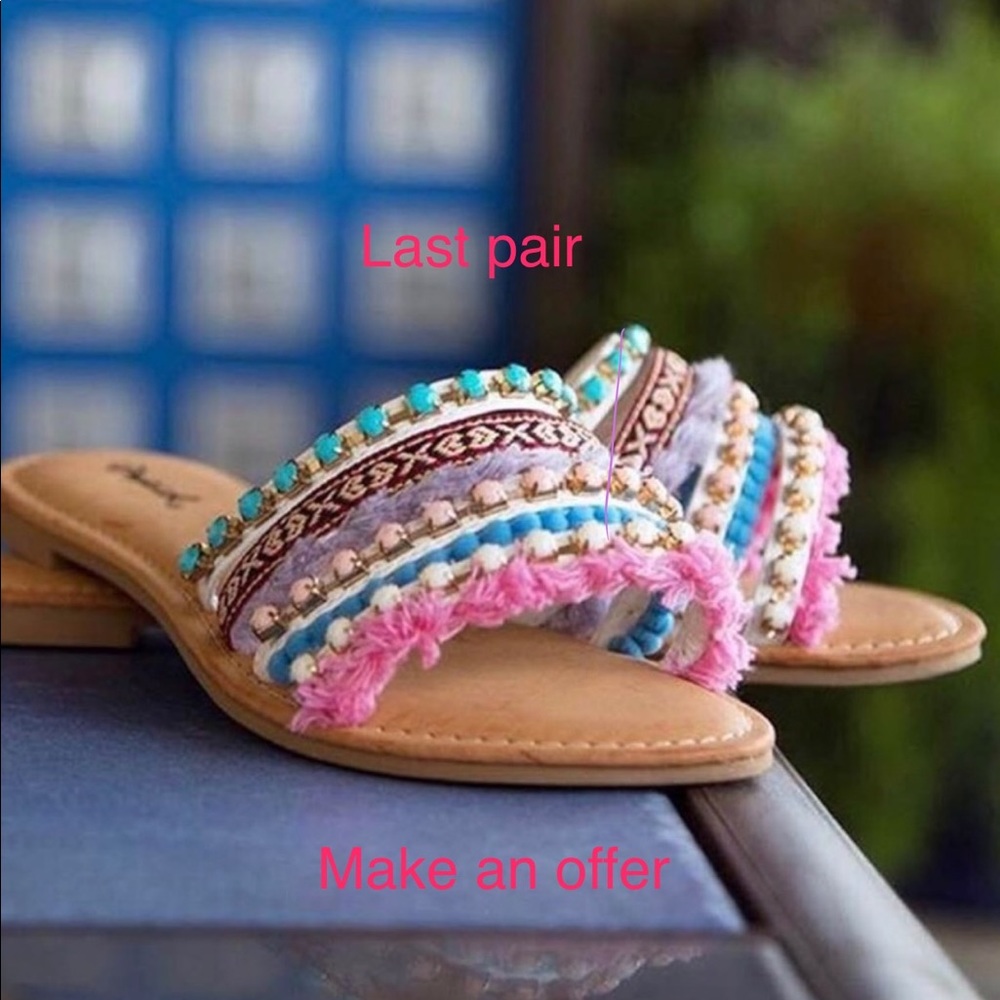 Embellished sandal "SOLD-OUT"